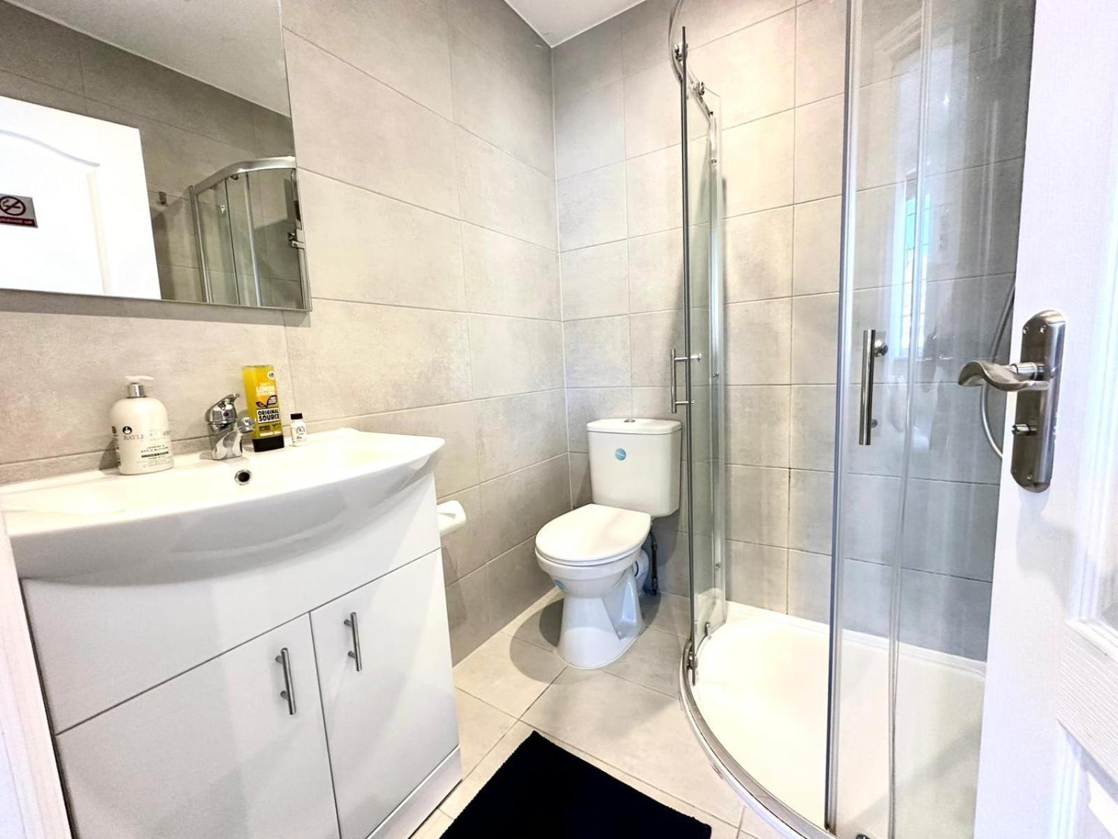 Spectacular Modern, Private Apartment,15 Mins To Central London Hendon Ngoại thất bức ảnh